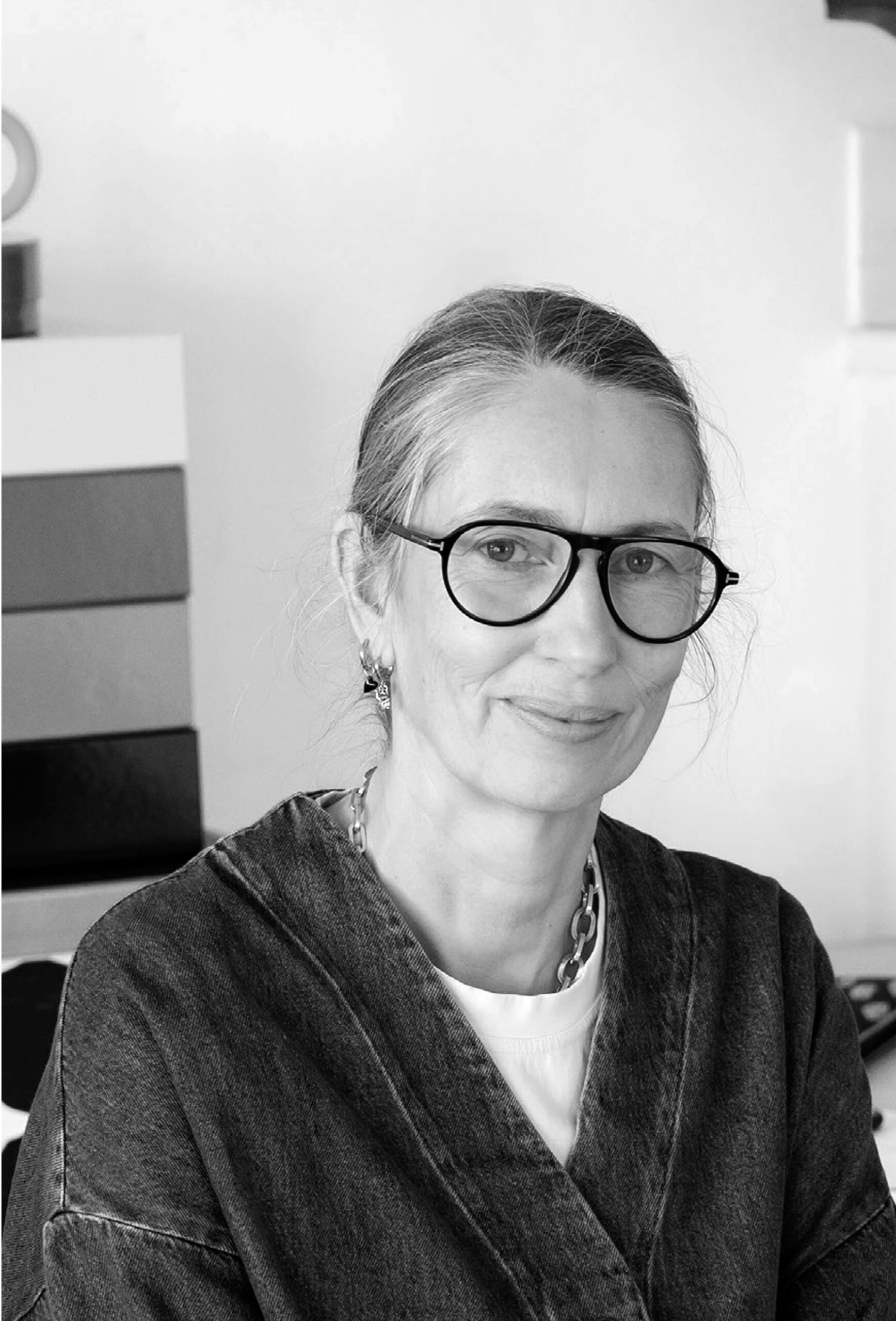 LeoniHuisman_ELLEcroppedBW